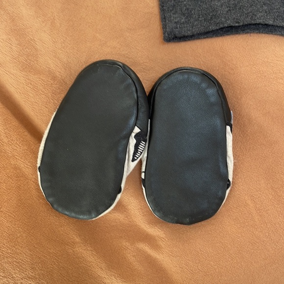 Bundle : French Bulldog prints Hoodie and slipper for Baby - Picture 6 of 6